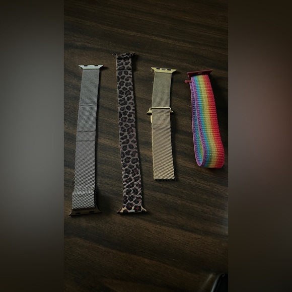 Apple Watch-6 Series 44MM Gold - Picture 11 of 13